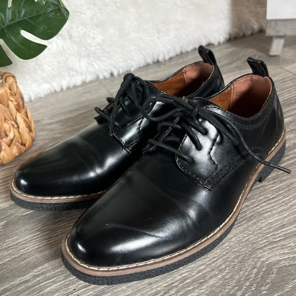 Deer stags Zander lace up Oxford in black. Size 1M
